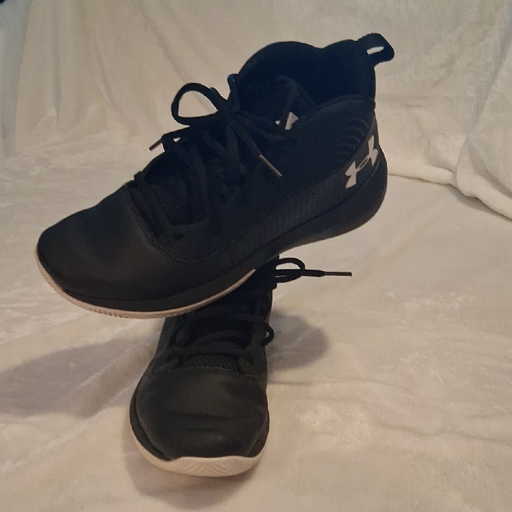 Under Armour Black Athletic Shoes for Performance